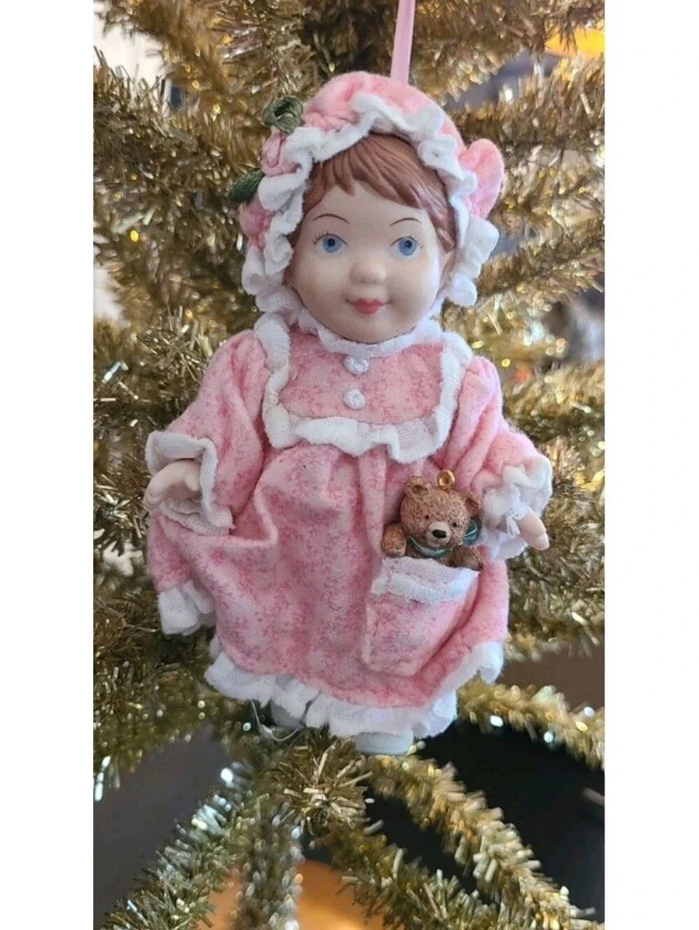 Mistletoe Miss Hallmark Keepsake Ornament Jointed Arms & Legs 2001